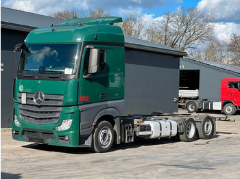 Transportjer kontejnerësh/ Kamion me karroceri të çmontueshme MERCEDES-BENZ Actros 2536