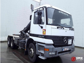 Transportjer kontejnerësh/ Kamion me karroceri të çmontueshme MERCEDES-BENZ Actros 3331