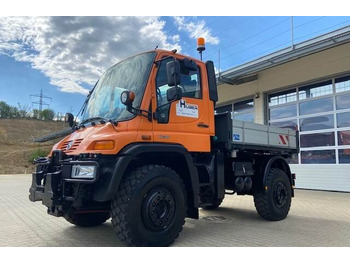 Kamion me karroceri të hapur UNIMOG U500