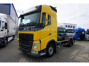 Transportjer kontejnerësh/ Kamion me karroceri të çmontueshme VOLVO FH 420