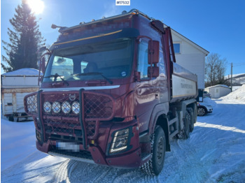 Kamion vetëshkarkues VOLVO FMX 540