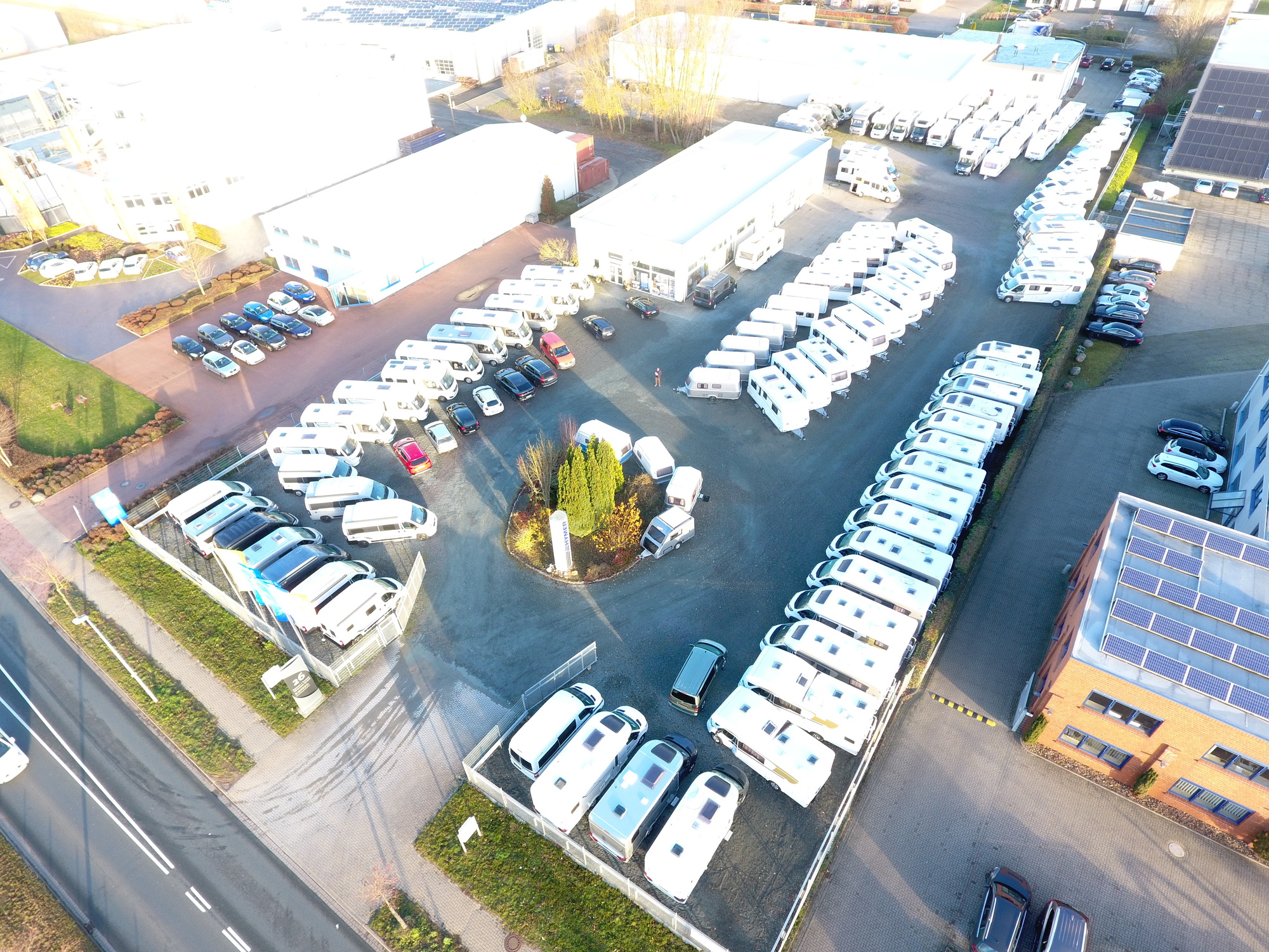 Caravan + Freizeit Voertmann GmbH - automjete për shitje undefined: foto 5