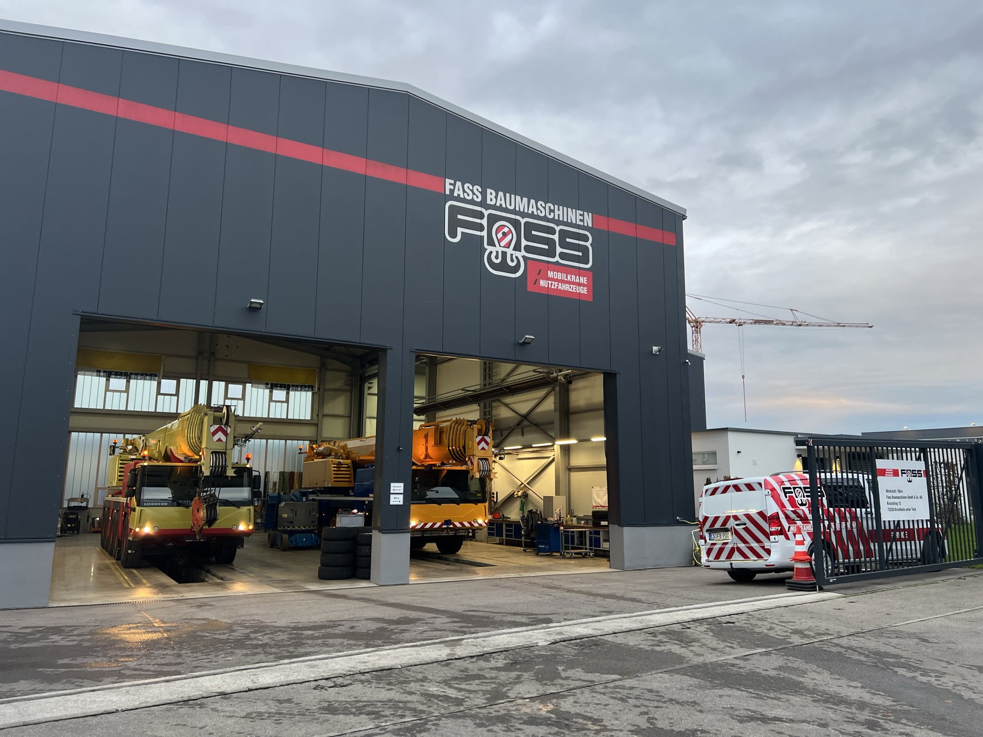Fass Baumaschinen GmbH & Co. KG - Kamionë VOLVO - Viti: 2024, vinç për kamion undefined: foto 1