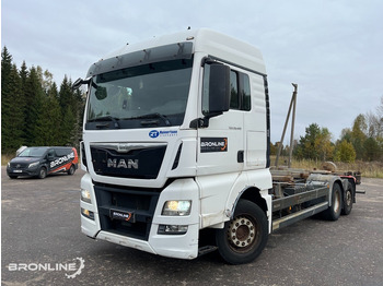 Transportjer kontejnerësh/ Kamion me karroceri të çmontueshme MAN TGX 26.440