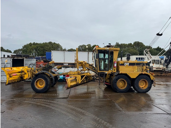 Makinë niveluese CATERPILLAR 140H