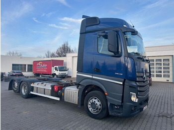Transportjer kontejnerësh/ Kamion me karroceri të çmontueshme MERCEDES-BENZ