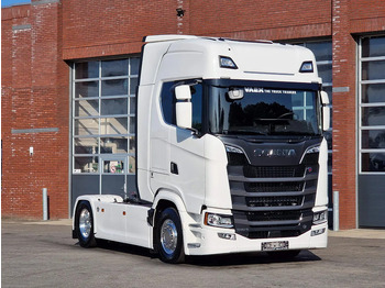 Gjysmë-kamion SCANIA