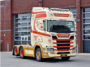 Gjysmë-kamion SCANIA R 580