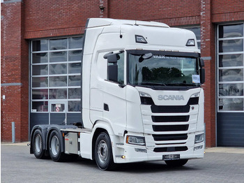 Gjysmë-kamion SCANIA S 540