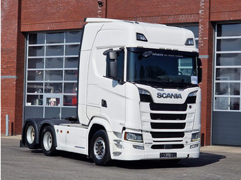Gjysmë-kamion SCANIA S 580