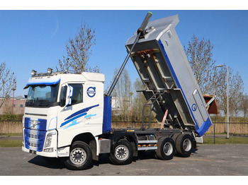 Kamion vetëshkarkues VOLVO FH 540