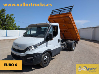 Kamion vetëshkarkues IVECO Daily 35C15