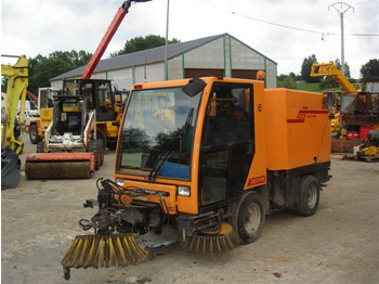 Makinë fshirëse për rrugët BUCHER