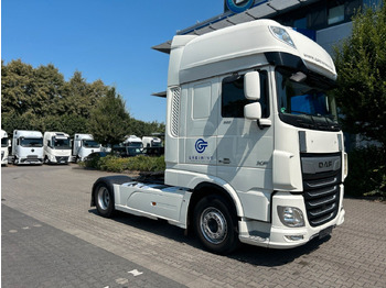 Gjysmë-kamion DAF XF 530