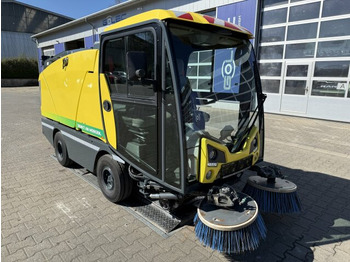 Makinë fshirëse për rrugët JOHNSTON