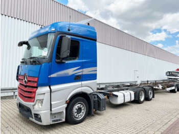 Transportjer kontejnerësh/ Kamion me karroceri të çmontueshme MERCEDES-BENZ Actros 2542