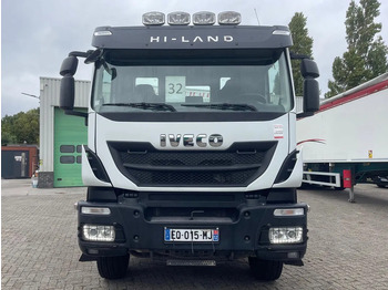 Kamion kabinë-shasi Iveco Trakker 410 PTO RETARDER, 8x4 , 442000 km!: foto 2 Kamion kabinë-shasi Iveco Trakker 410 PTO RETARDER, 8x4 , 442000 km!: foto 2