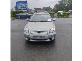 Veturë TOYOTA