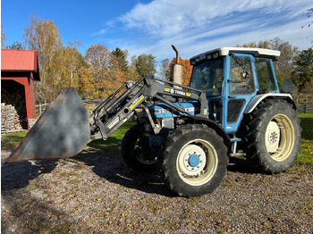 Traktor FORD