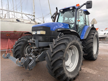 Traktor NEW HOLLAND TM135