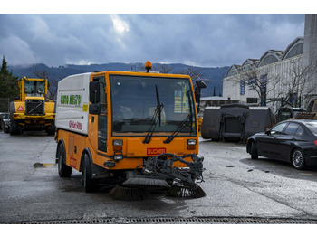Makinë fshirëse për rrugët BUCHER