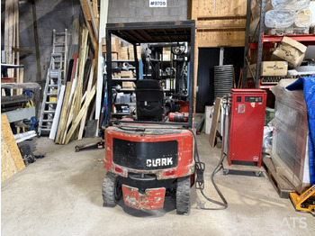 Lizingu i  Forklift Clark CEM 25 Forklift Clark CEM 25: foto 3