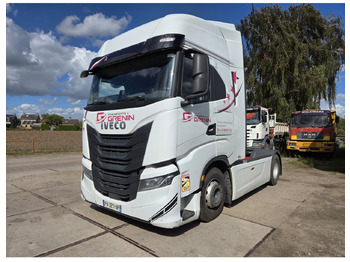 Gjysmë-kamion IVECO S-WAY