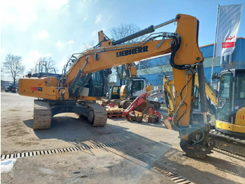 Ekskavator me zinxhirë LIEBHERR R 926