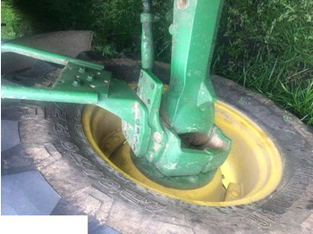 Bucelë rrote JOHN DEERE