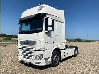 Gjysmë-kamion DAF XF 530