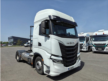 Gjysmë-kamion IVECO Stralis 440