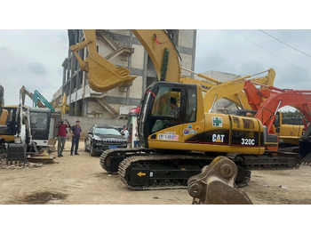 Ekskavator me zinxhirë CATERPILLAR 320CL: foto 4