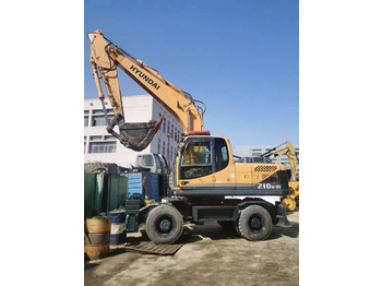 Ekskavator me goma HYUNDAI