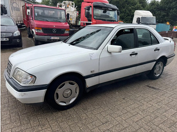 Sedan MERCEDES-BENZ