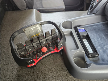 Kamion me vinç DAF CF 330 6x2 / PALFINGER CRANE / KRAN / CURTAIN: foto 3 Kamion me vinç DAF CF 330 6x2 / PALFINGER CRANE / KRAN / CURTAIN: foto 3