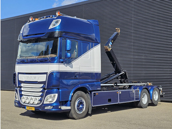 Kamion vetëngarkues DAF XF 530
