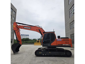 Ekskavator DOOSAN DX225