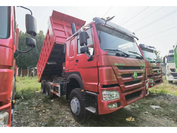 Kamion vetëshkarkues SINOTRUK HOWO