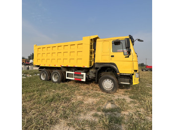 Kamion vetëshkarkues SINOTRUK HOWO