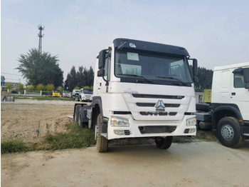 Gjysmë-kamion SINOTRUK HOWO