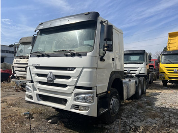 Gjysmë-kamion SINOTRUK HOWO