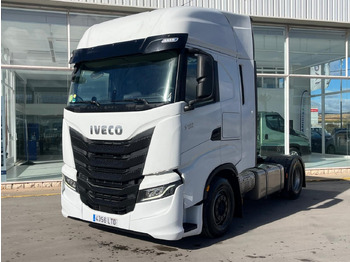 Gjysmë-kamion IVECO S-WAY