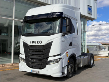 Gjysmë-kamion IVECO S-WAY