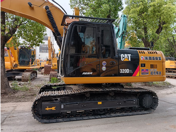 Ekskavator me zinxhirë CATERPILLAR 320D2