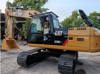 Ekskavator me zinxhirë CATERPILLAR 320D2