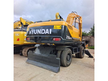 Ekskavator me goma HYUNDAI