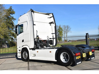 Gjysmë-kamion Scania S460 NGS 4x2NB - ONLY 112 TKM - FULL AIR - PARK. AIRCO - LEATHER SEATS - 2 x FUEL TANKS - LED LIGHTS - EXCELLENT CONDITION -: foto 3 Gjysmë-kamion Scania S460 NGS 4x2NB - ONLY 112 TKM - FULL AIR - PARK. AIRCO - LEATHER SEATS - 2 x FUEL TANKS - LED LIGHTS - EXCELLENT CONDITION -: foto 3