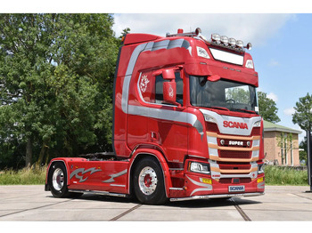 Gjysmë-kamion SCANIA R 650