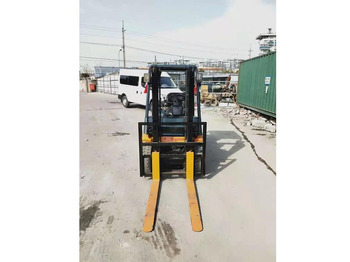 Pirun ngritës 2019 Toyota 7FD30: foto 3