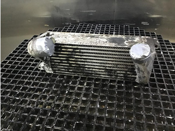 Ftohësi i ndërmjetëm LIEBHERR